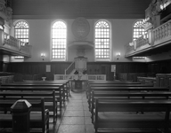 57697 Interieur van het Kerkgebouw van de Evangelisch Luthersche Gemeente (Hamburgerstraat 9) te Utrecht, vanaf de ...